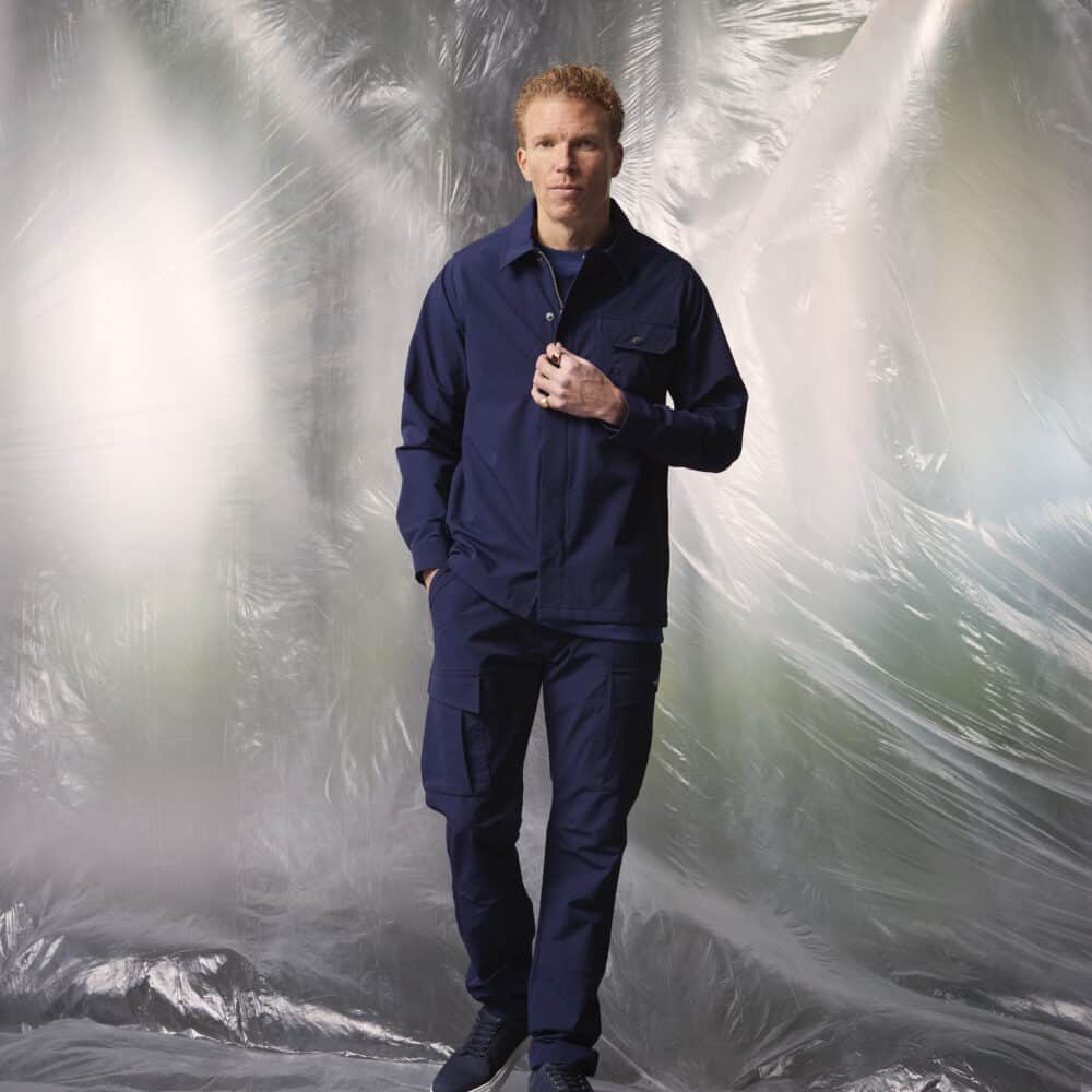 Alternative view of Vänner I motion cargo trouser I navy