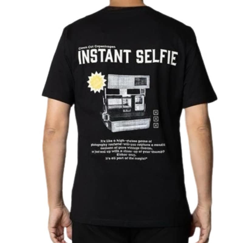 Clean cut Cph I selfie tee I black