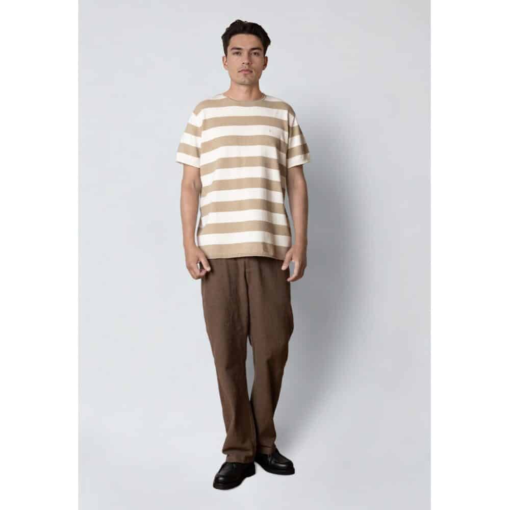 Alternative view of Clean cut Cph I knitted tee I shitake / ecru