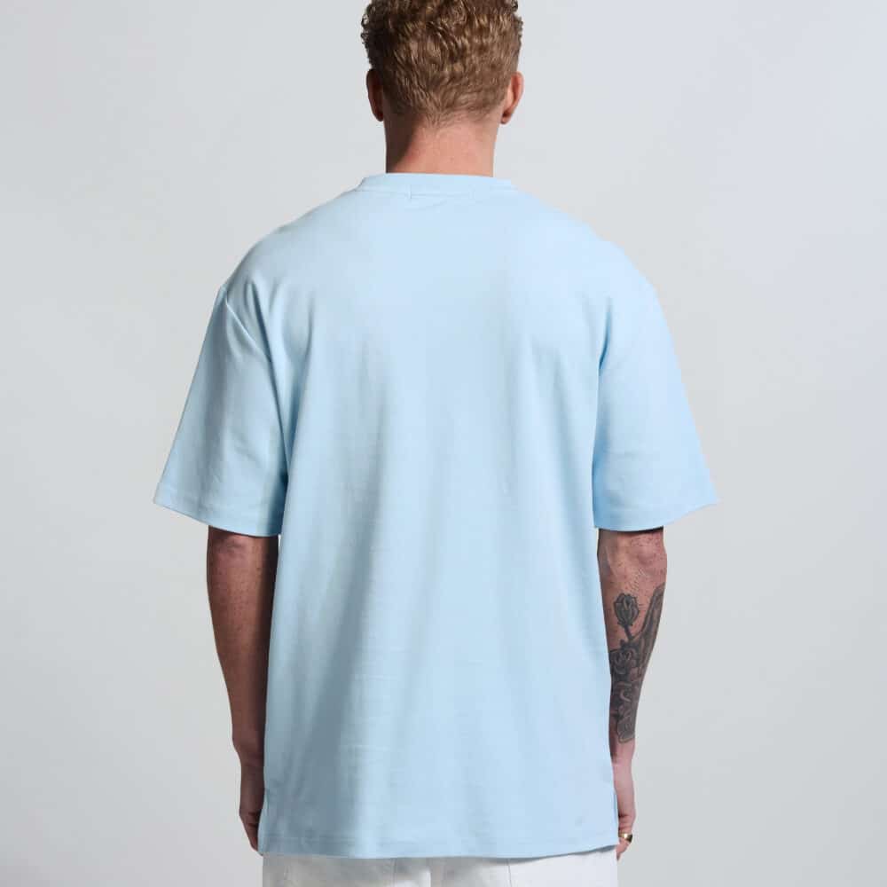 Alternative view of Vänner I Thomas  tee I breeze